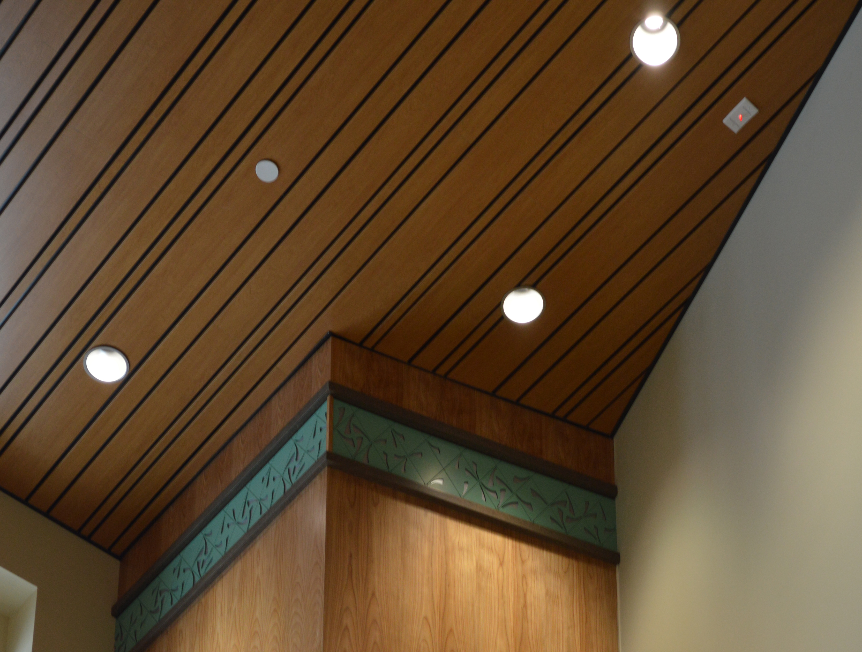 Linear Multi Pan Metal Ceilings